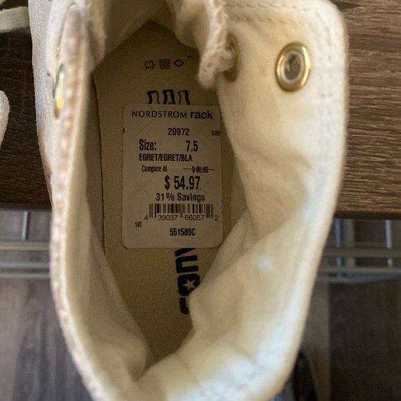Women’s Converse All Star Ivory metallic high tops 7.5 - Picture 6 of 7